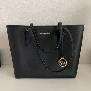Black Michael Kors tote